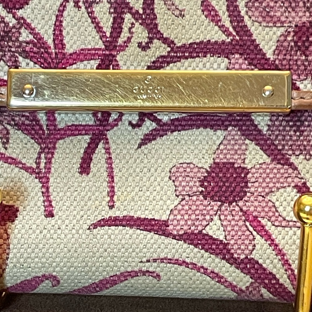 Gucci Cream Compact Wallet With Raspberry Floral … - image 2